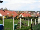 Blick vom Kringel auf die Rückseite der Häuser der Naundorferstraße